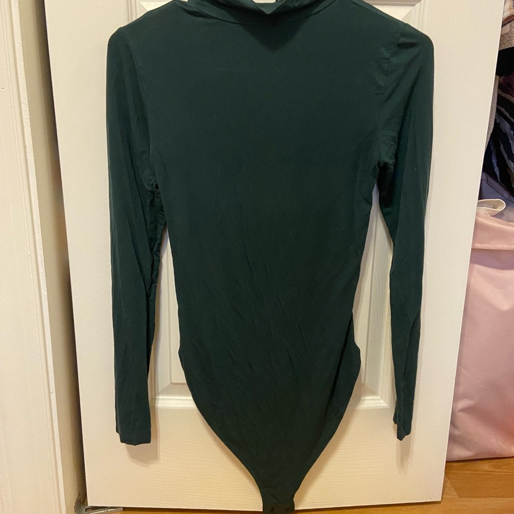 MANGOPOP Women’s Green Long Sleeve Turtle Neck Bodysuit - Picture 4 of 4